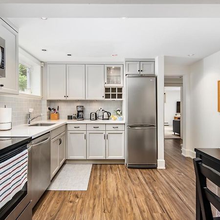 Gorgeous 4 Bedroom Garden Level Suite At Vancouver West & Ubc Extérieur photo