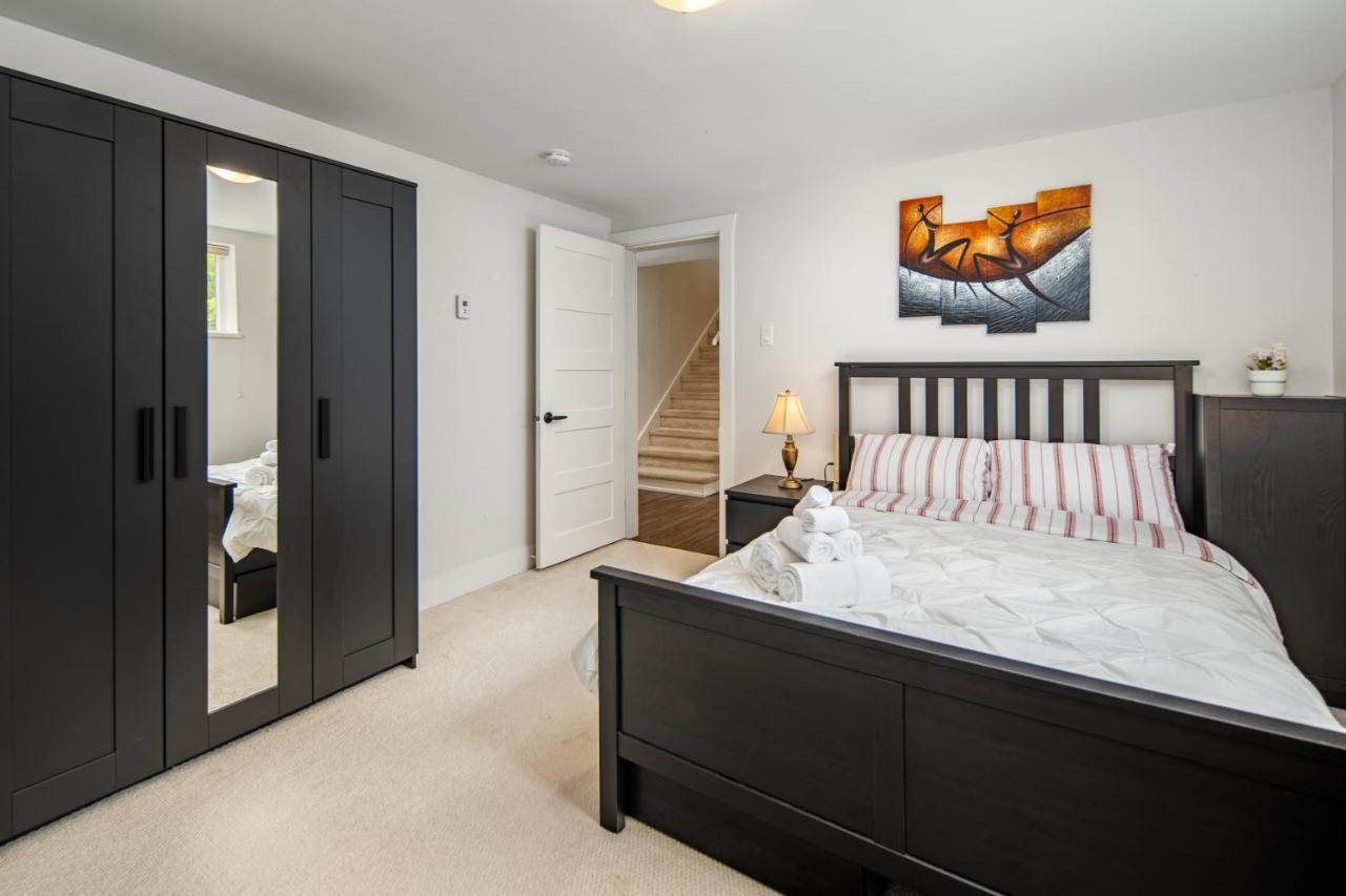 Gorgeous 4 Bedroom Garden Level Suite At Vancouver West & Ubc Extérieur photo