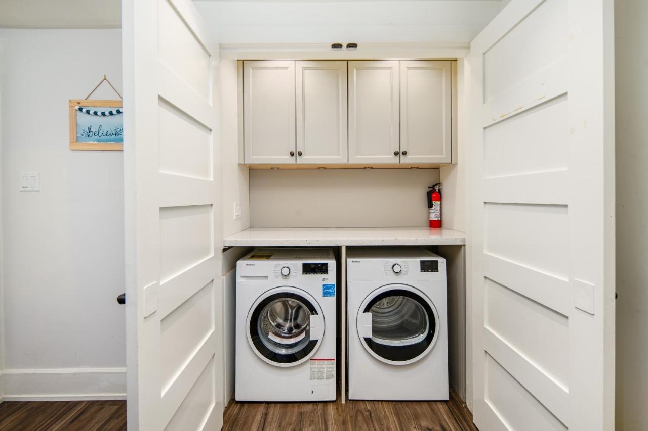 Gorgeous 4 Bedroom Garden Level Suite At Vancouver West & Ubc Extérieur photo
