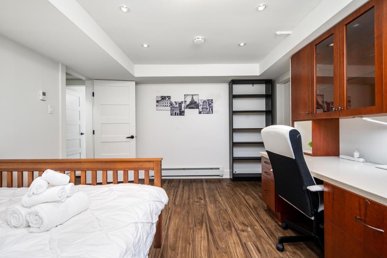 Gorgeous 4 Bedroom Garden Level Suite At Vancouver West & Ubc Extérieur photo
