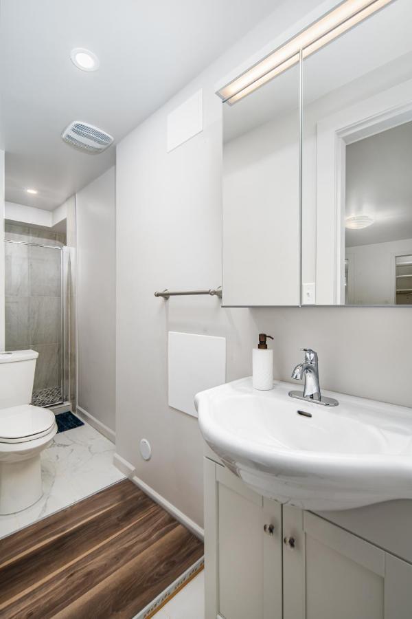 Gorgeous 4 Bedroom Garden Level Suite At Vancouver West & Ubc Extérieur photo